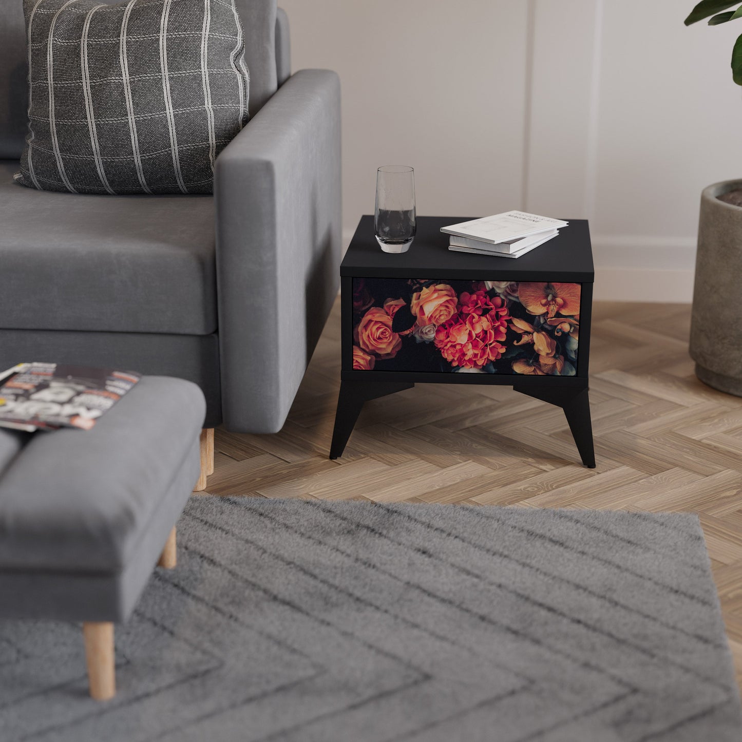 NEVERENDING BLOOM Nightstand in Black Finish