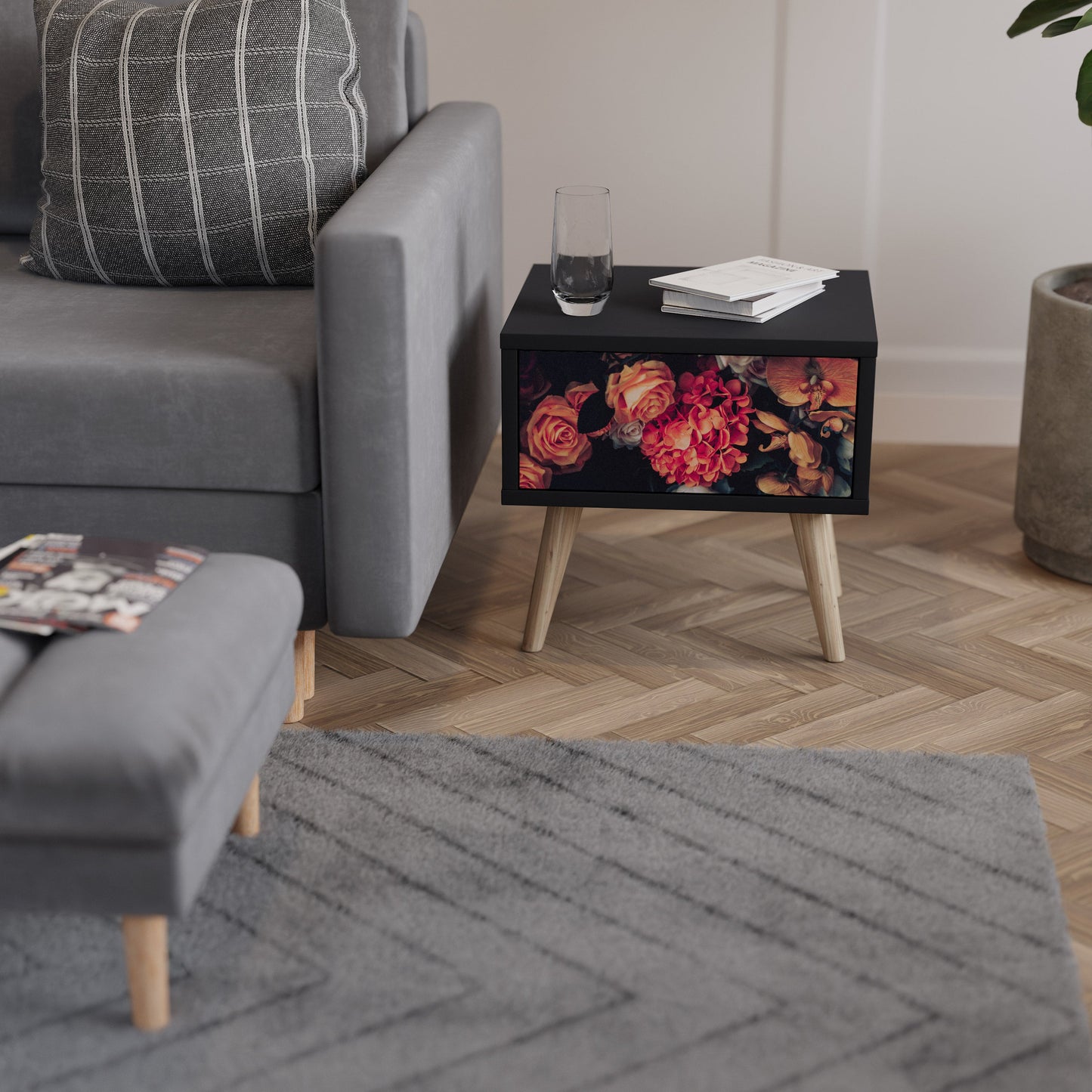 NEVERENDING BLOOM Nightstand in Black Finish