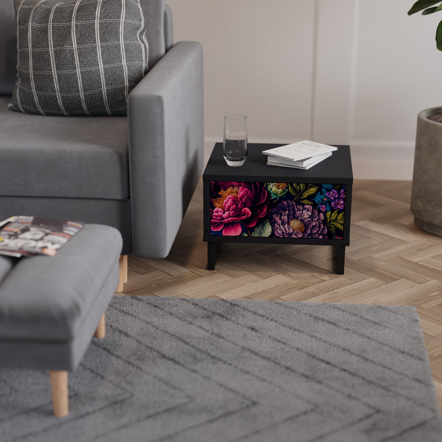 BLOOMING ELEGANCE Nightstand in Black Finish
