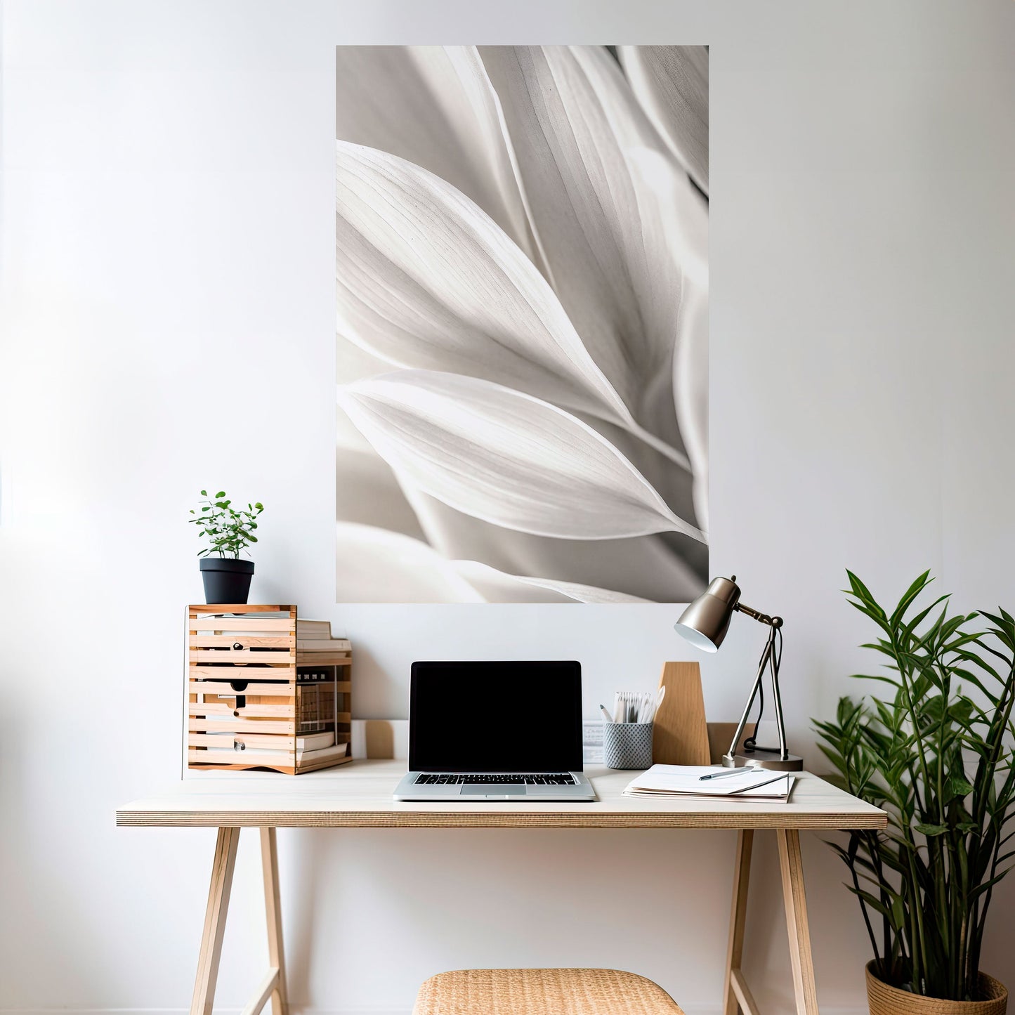 Poster verticale staccabile e attaccabile "WHISPERS OF WHITE"