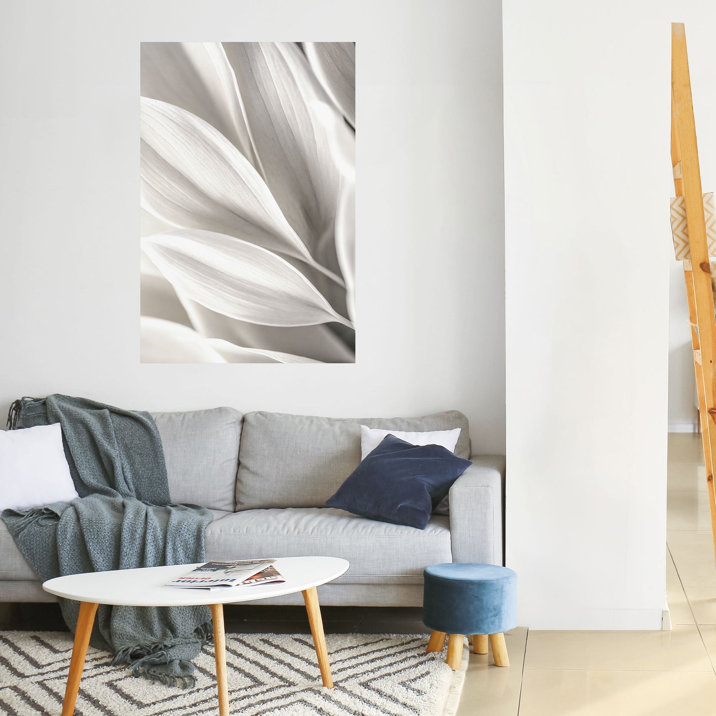 Poster verticale staccabile e attaccabile "WHISPERS OF WHITE"