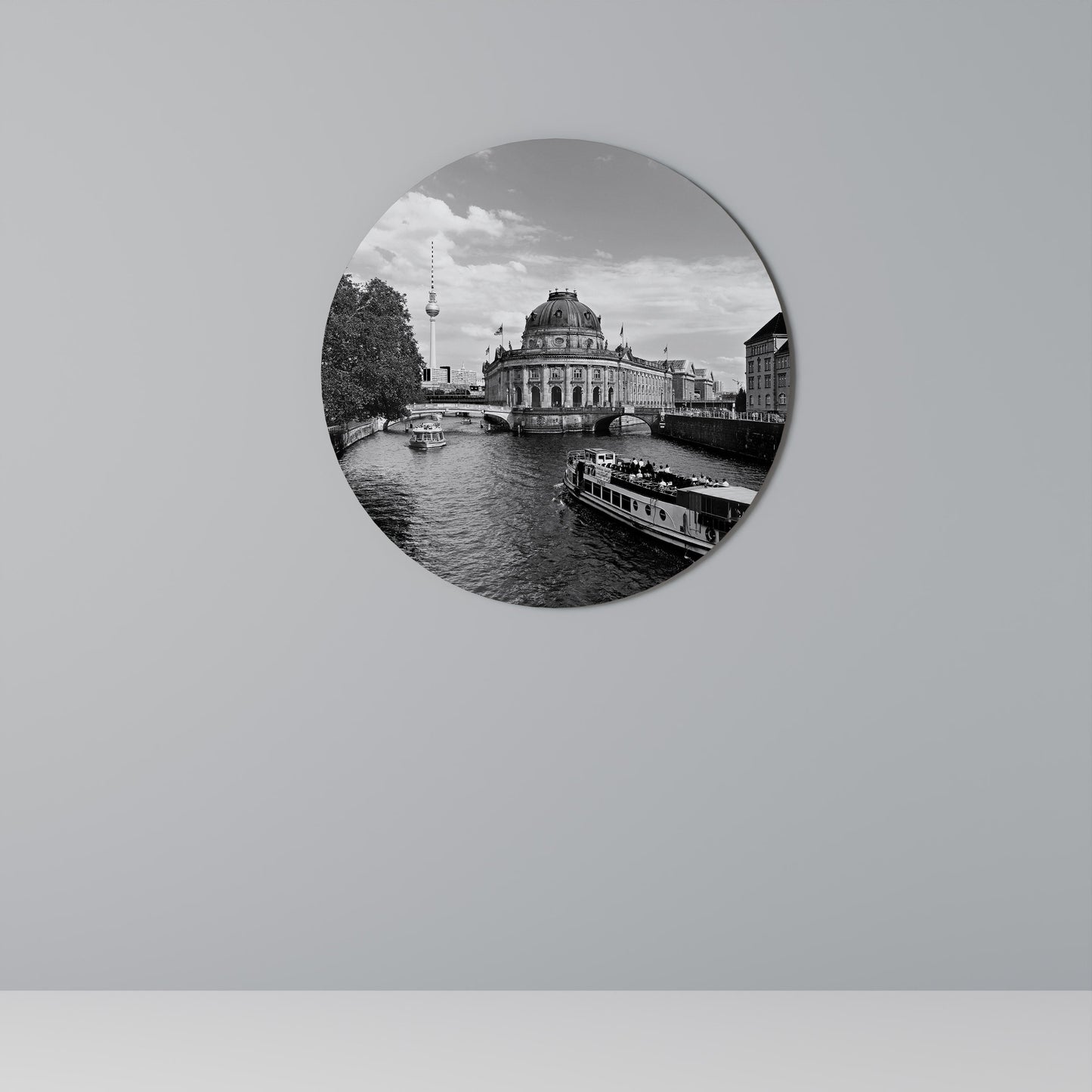 GHOSTS OF HISTORY Round Wall Art