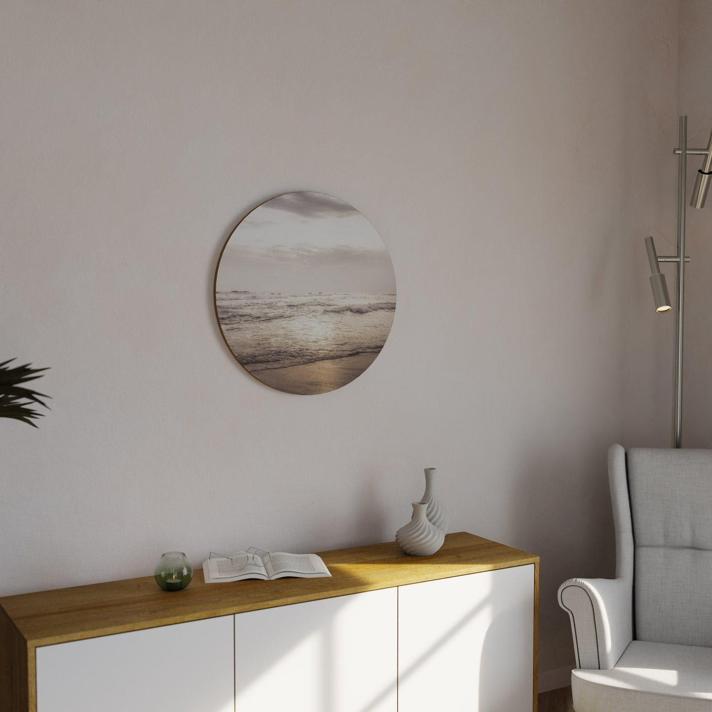 WHISPERS OF THE OCEAN Round Wall Art