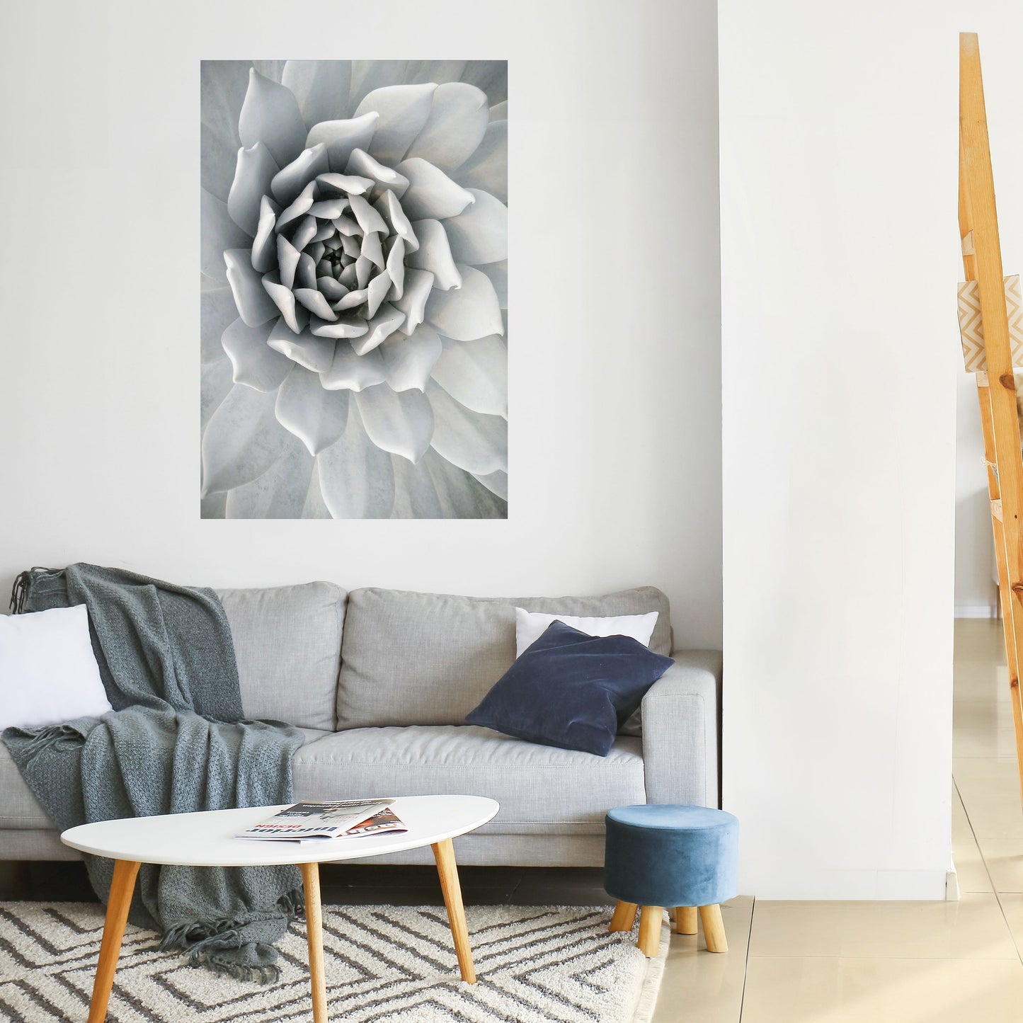 Poster verticale ELEGANTE PETAL SWIRL staccabile e attaccabile