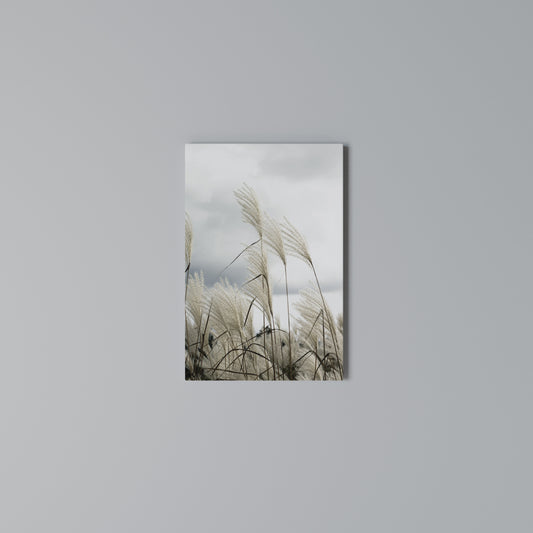 CLOUDS ABOVE GRASS Stampa su Tela Verticale