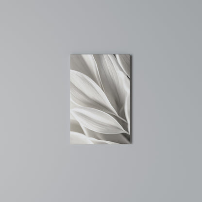 WHISPERS OF WHITE Stampa su Tela Verticale