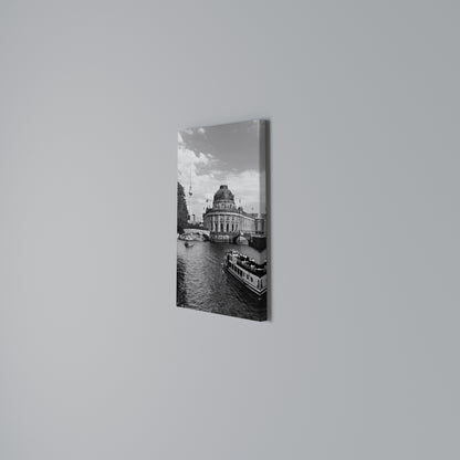 GHOSTS OF HISTORY Stampa su Tela Verticale