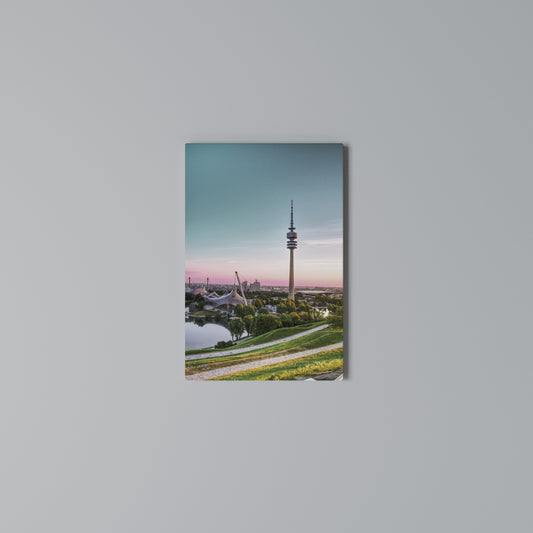 TOWERING DREAMSCAPE Stampa su Tela Verticale