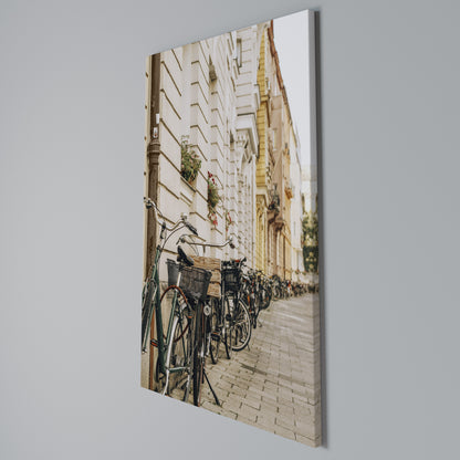 URBAN CYCLE HAVEN Stampa su Tela Verticale