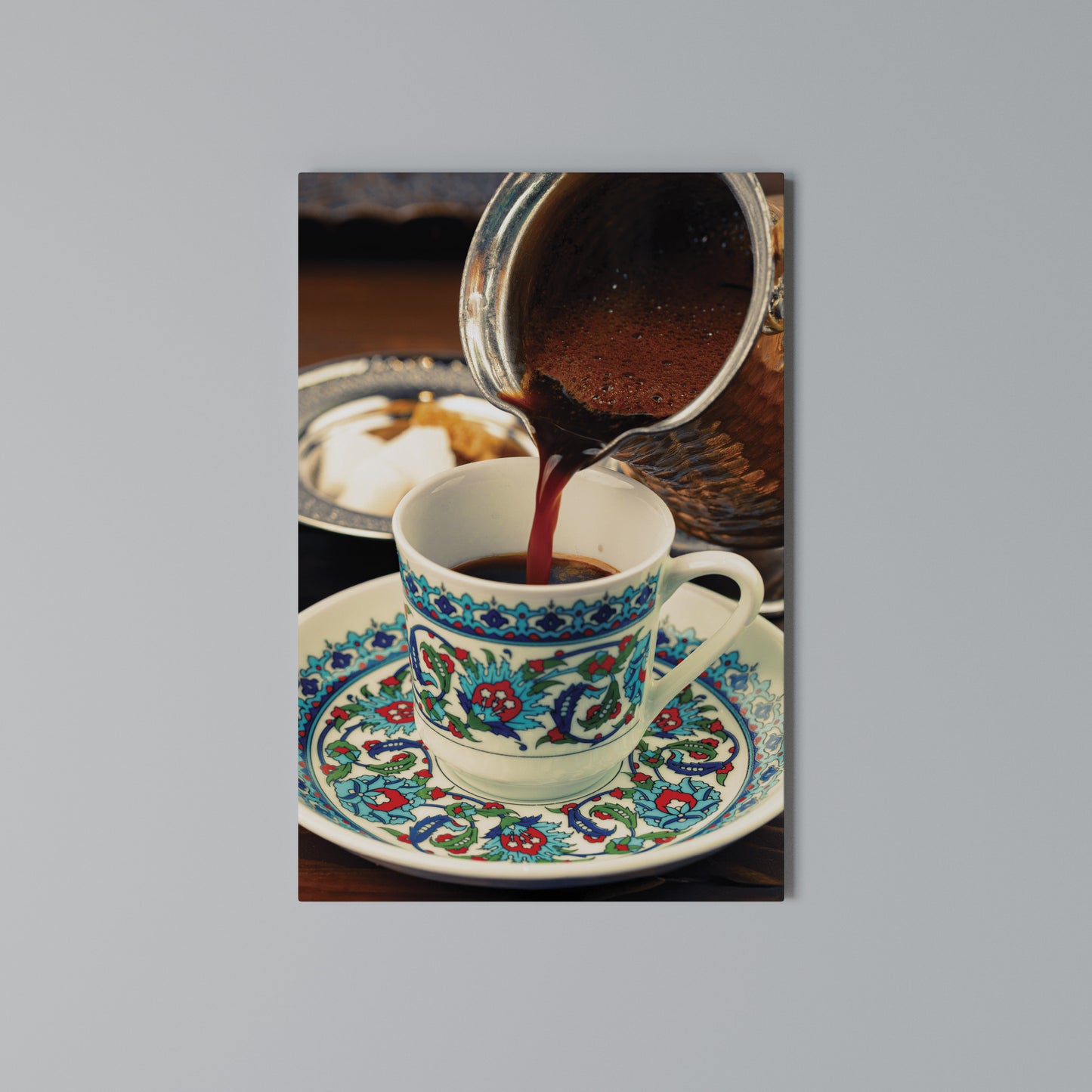 TRADITION IN A CUP Stampa su Tela Verticale