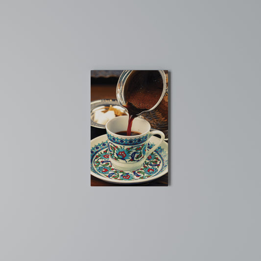 TRADITION IN A CUP Stampa su Tela Verticale