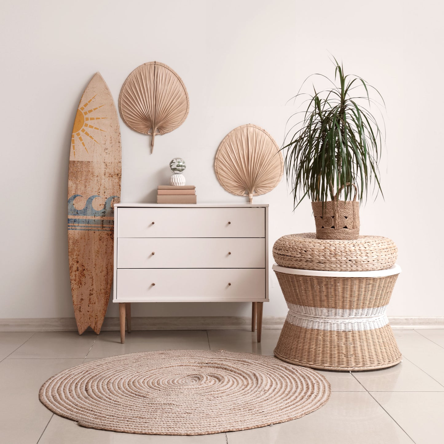 SUN-KISSED WAVES Tavola da surf decorativa in compensato