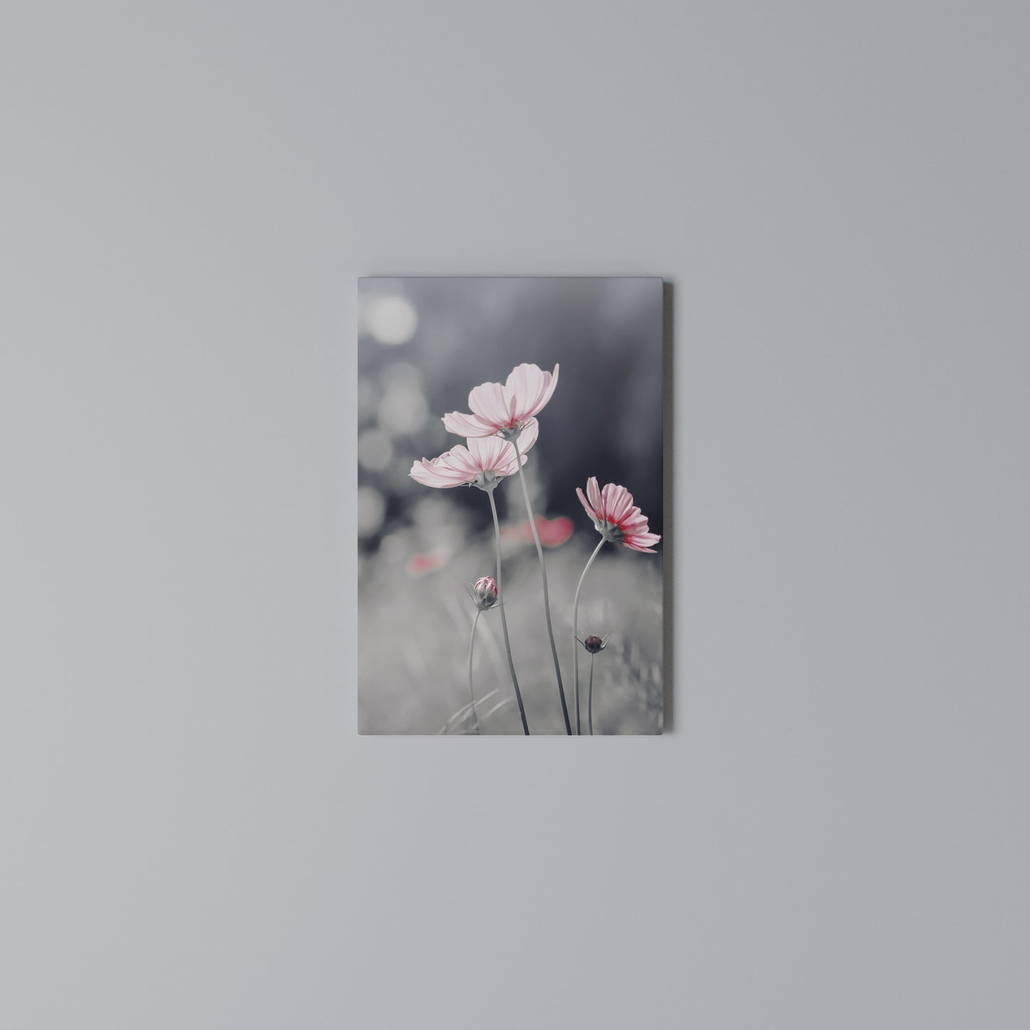 SUBTLE PETAL DANCE Stampa su Tela Verticale